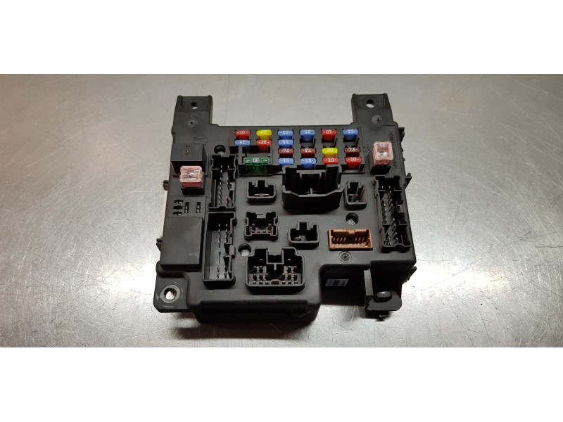 Recambio de caja reles / fusibles para mitsubishi outlander (cw0) motion 4wd referencia OEM IAM 8637A824   Recambio de caja reles / fusibles para mitsubishi outlander (cw0) motion 4wd referencia OEM IAM 8637A824