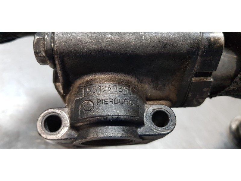 Recambio de valvula egr para opel zafira b cosmo referencia OEM IAM 55194735  