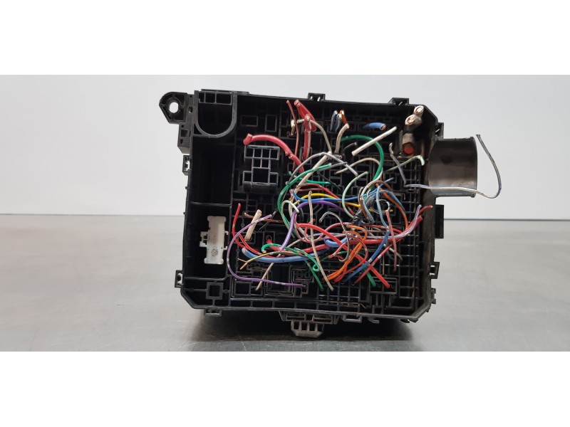 Recambio de caja reles / fusibles para mitsubishi outlander (cw0) motion 4wd referencia OEM IAM 8565A111 8565A024  Recambio de caja reles / fusibles para mitsubishi outlander (cw0) motion 4wd referencia OEM IAM 8565A111 8565A024