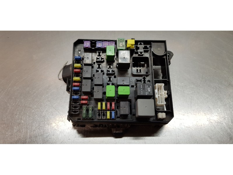 Recambio de caja reles / fusibles para mitsubishi outlander (cw0) motion 4wd referencia OEM IAM 8565A111 8565A024  Recambio de caja reles / fusibles para mitsubishi outlander (cw0) motion 4wd referencia OEM IAM 8565A111 8565A024