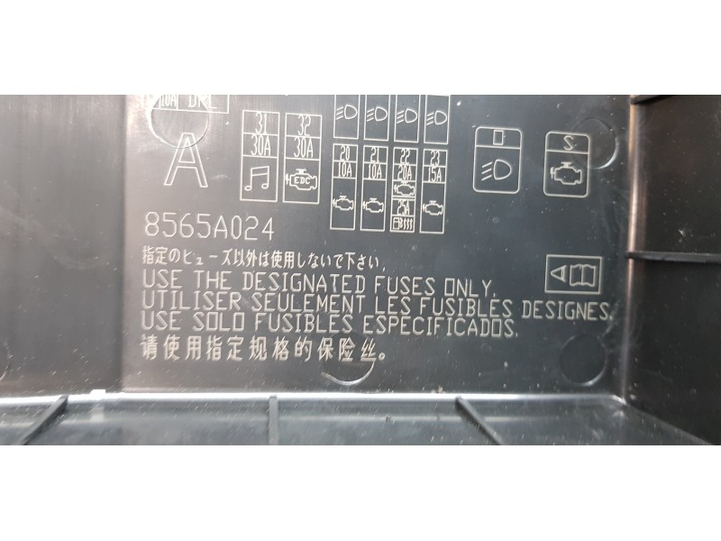 Recambio de caja reles / fusibles para mitsubishi outlander (cw0) motion 4wd referencia OEM IAM 8565A111 8565A024  Recambio de caja reles / fusibles para mitsubishi outlander (cw0) motion 4wd referencia OEM IAM 8565A111 8565A024