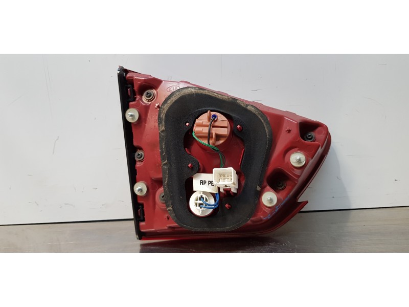 Recambio de piloto trasero derecho interior para kia carens ( ) concept referencia OEM IAM 92404A4500  