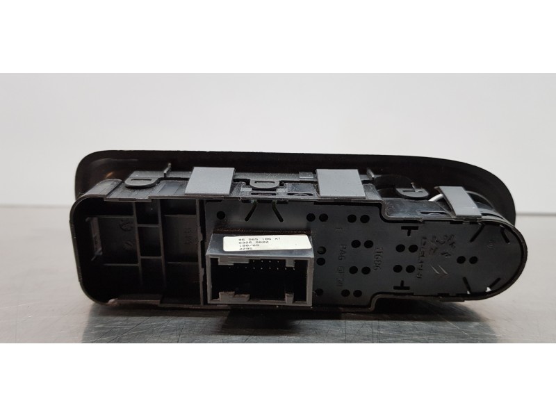 Recambio de mando elevalunas delantero izquierdo para peugeot 308 confort referencia OEM IAM 649024 96565186XT  Recambio de mando elevalunas delantero izquierdo para peugeot 308 confort referencia OEM IAM 649024 96565186XT
