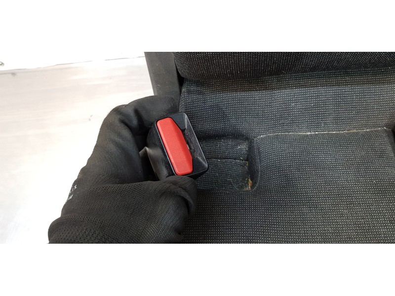 Recambio de asientos trasero izquierdo para ford transit connect kombi ambiente referencia OEM IAM 2445785  