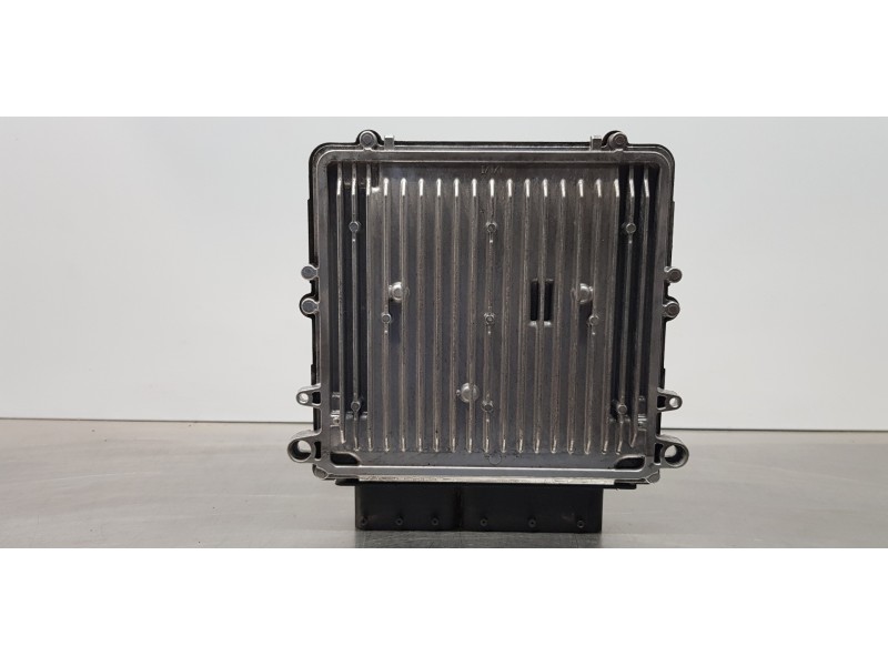 Recambio de centralita motor uce para mercedes clase r (w251) 320 cdi (251.022) referencia OEM IAM 0281012796  