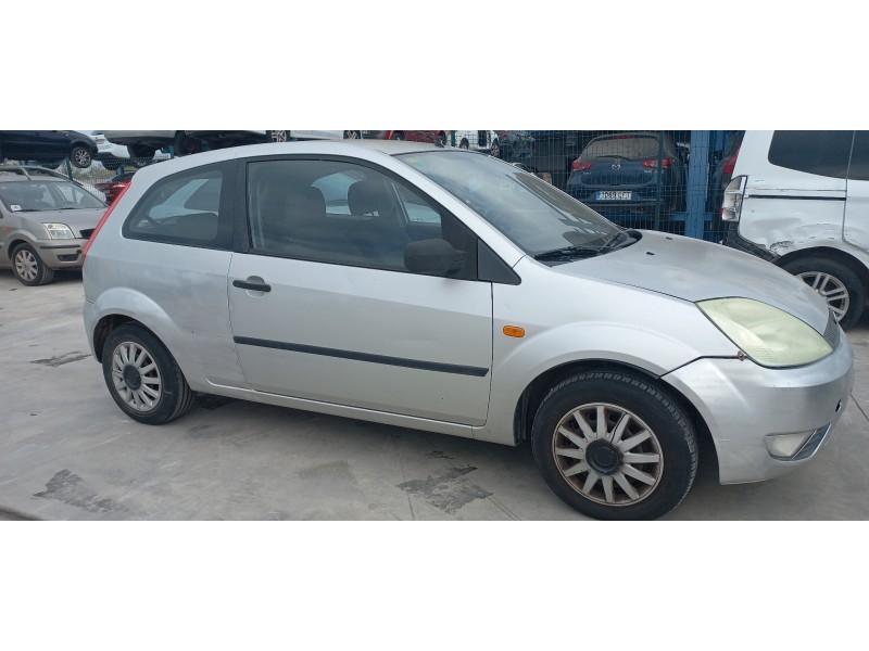 ford fiesta (cbk) del año 2004