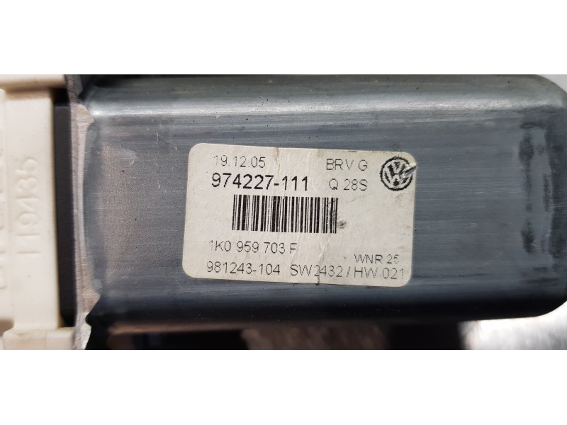 Recambio de motor elevalunas trasero izquierdo para volkswagen passat berlina (3c2) advance referencia OEM IAM 1K0959703FL01  