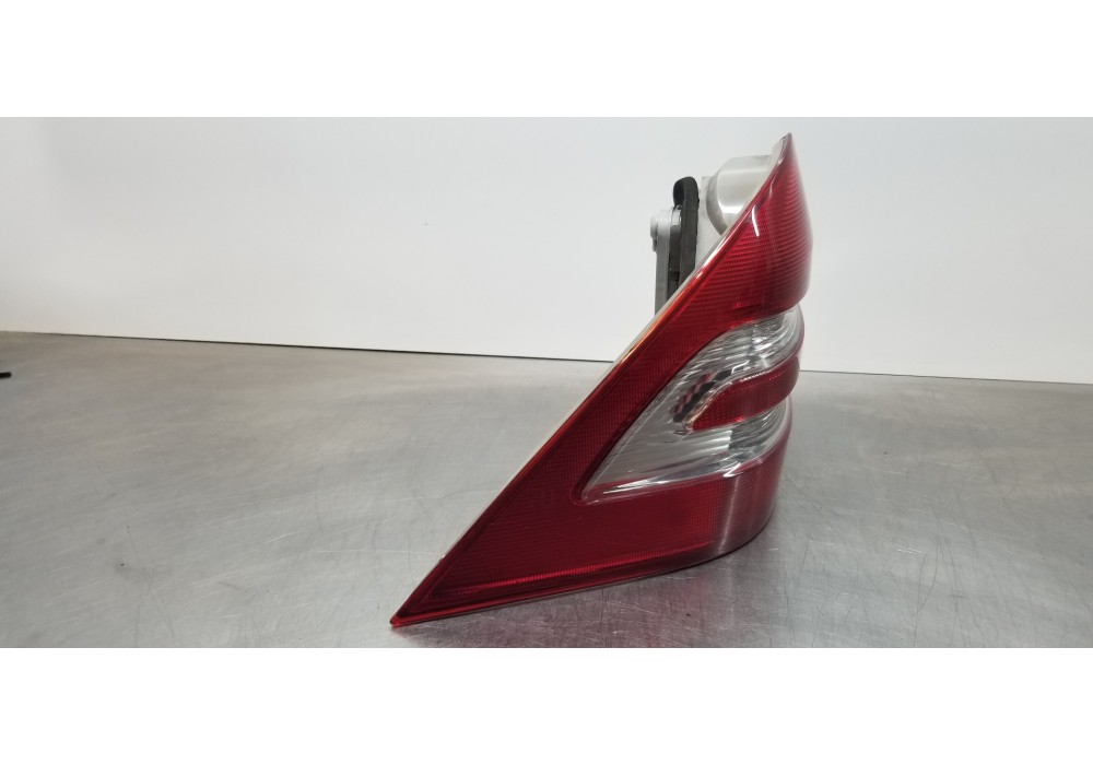 Recambio de piloto trasero izquierdo para mercedes clase c (w203) berlina 220 cdi (203.006) referencia OEM IAM A2038200164  