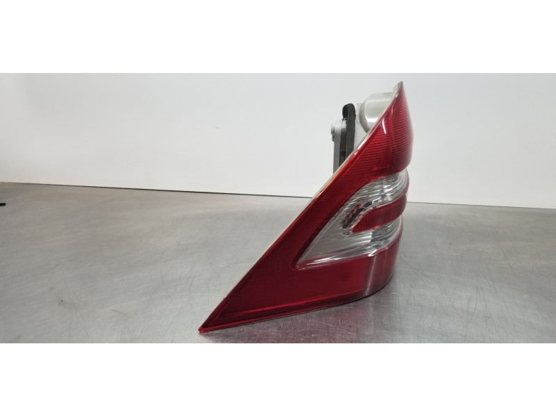 Recambio de piloto trasero izquierdo para mercedes clase c (w203) berlina 220 cdi (203.006) referencia OEM IAM A2038200164  