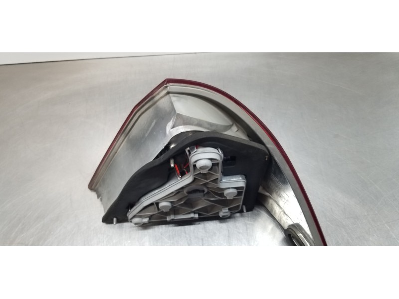 Recambio de piloto trasero izquierdo para mercedes clase c (w203) berlina 220 cdi (203.006) referencia OEM IAM A2038200164  