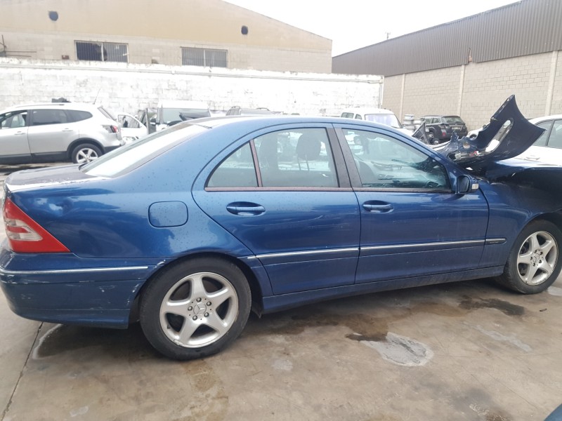 mercedes clase c (w203) berlina del año 2002