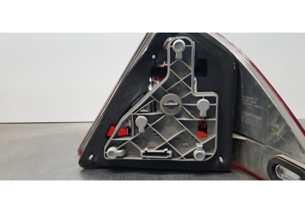 Recambio de piloto trasero izquierdo para mercedes clase c (w203) berlina 220 cdi (203.006) referencia OEM IAM A2038200164  