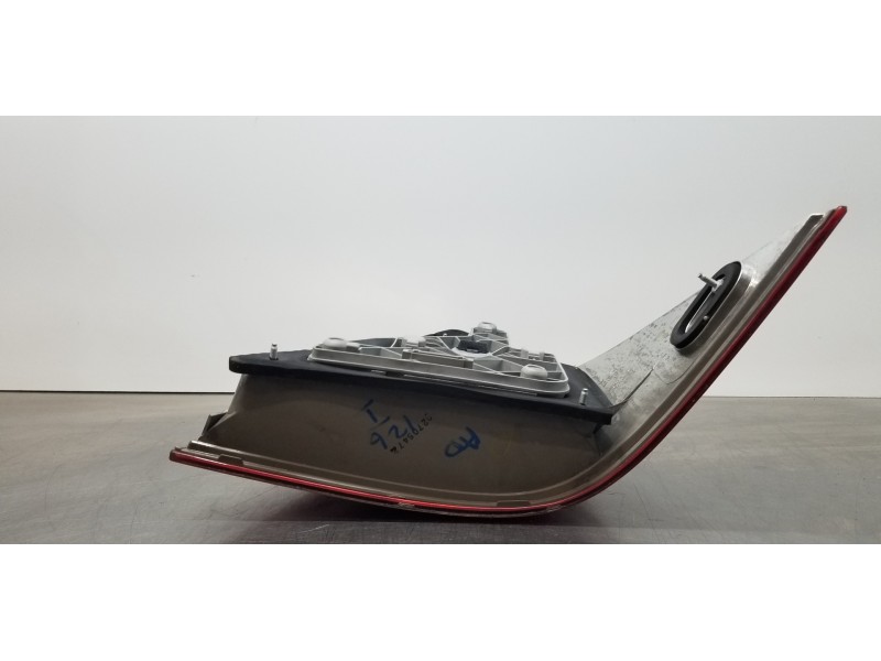 Recambio de piloto trasero izquierdo para mercedes clase c (w203) berlina 220 cdi (203.006) referencia OEM IAM A2038200164  