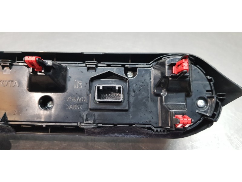 Recambio de mando climatizador para toyota rav4 hybrid 4x2 advance referencia OEM IAM 5590042641  