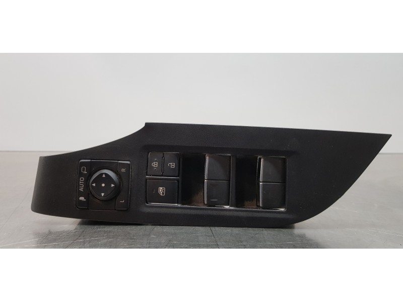 Recambio de mando elevalunas delantero izquierdo para toyota rav4 hybrid 4x2 advance referencia OEM IAM 8404042130  