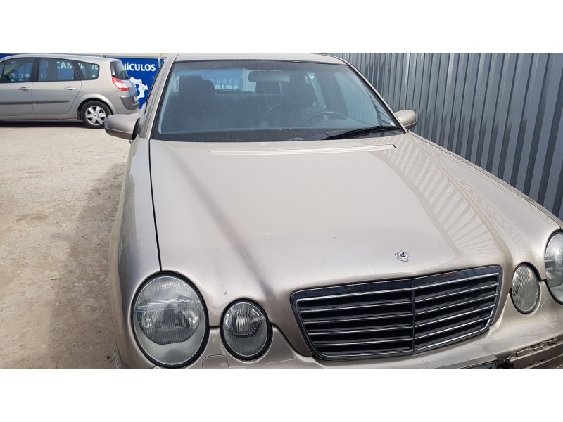 mercedes clase e (w210) berlina del año 1999