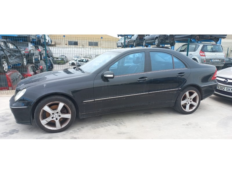 mercedes clase c (w203) berlina del año 2004