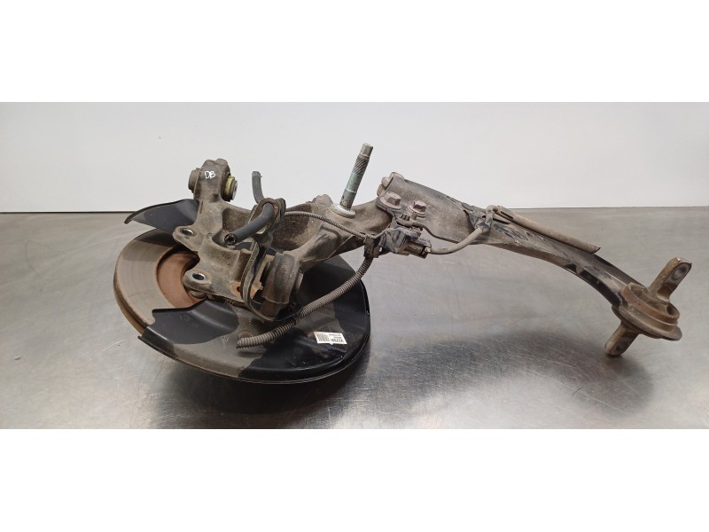 Recambio de mangueta trasera derecha para toyota rav4 hybrid 4x2 advance referencia OEM IAM 4230442060  