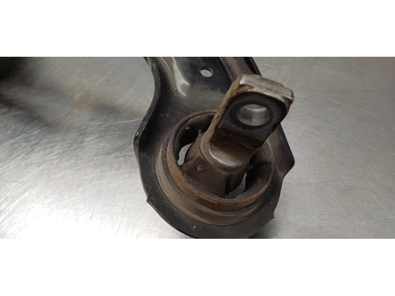 Recambio de mangueta trasera derecha para toyota rav4 hybrid 4x2 advance referencia OEM IAM 4230442060  