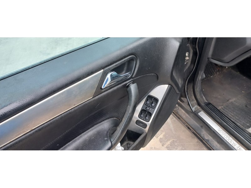 mercedes clase c (w203) berlina del año 2004