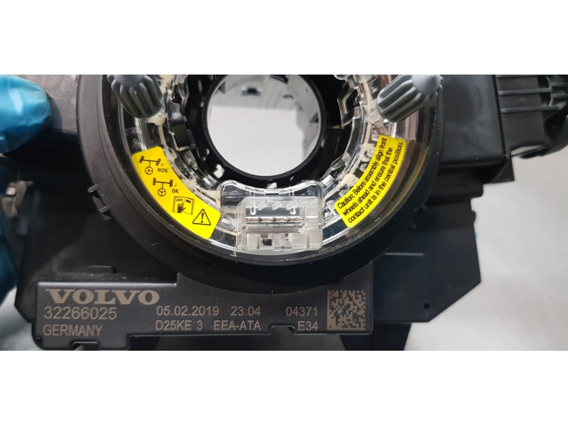 Recambio de mando multifuncion para volvo xc60 inscription awd referencia OEM IAM 32266025  