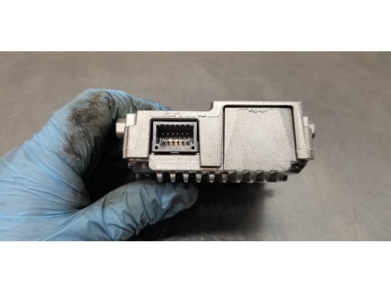 Recambio de sensor de aparcamiento para toyota rav4 hybrid 4x2 advance referencia OEM IAM 8646C0R140  