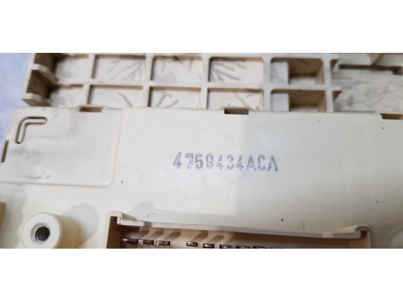 Recambio de caja reles / fusibles para chrysler sebring berlina (jr41) 2.7 lx referencia OEM IAM 4759434AC   Recambio de caja reles / fusibles para chrysler sebring berlina (jr41) 2.7 lx referencia OEM IAM 4759434AC