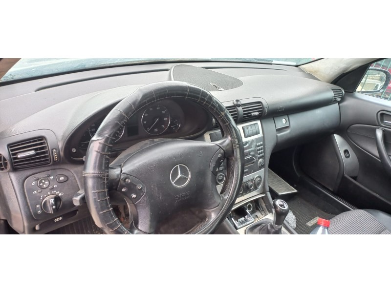 mercedes clase c (w203) berlina del año 2004