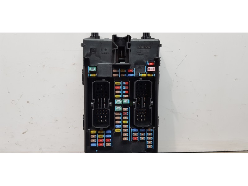 Recambio de caja reles / fusibles para volvo xc60 inscription awd referencia OEM IAM 31682732  