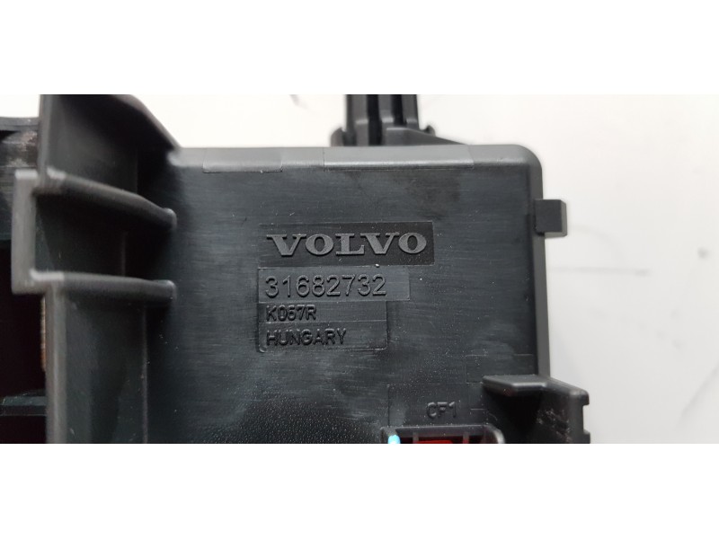 Recambio de caja reles / fusibles para volvo xc60 inscription awd referencia OEM IAM 31682732  