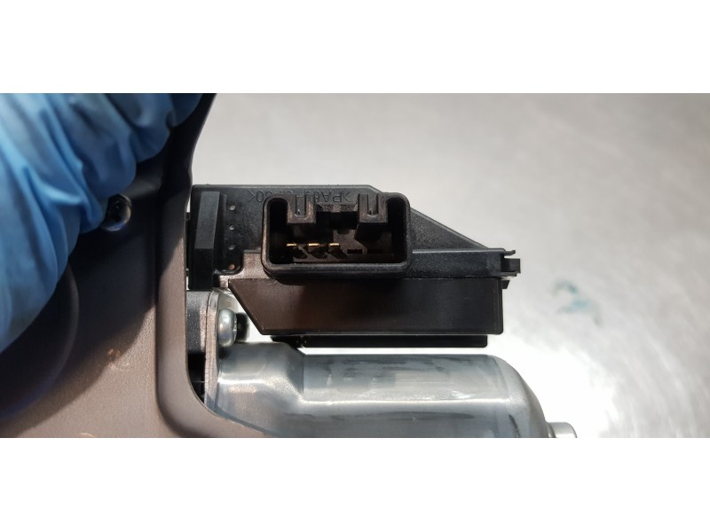 Recambio de motor limpia trasero para toyota rav4 hybrid 4x2 advance referencia OEM IAM 8513042101  