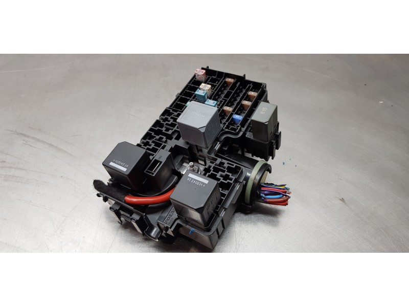 Recambio de caja reles / fusibles para volvo xc60 inscription awd referencia OEM IAM 31384034  