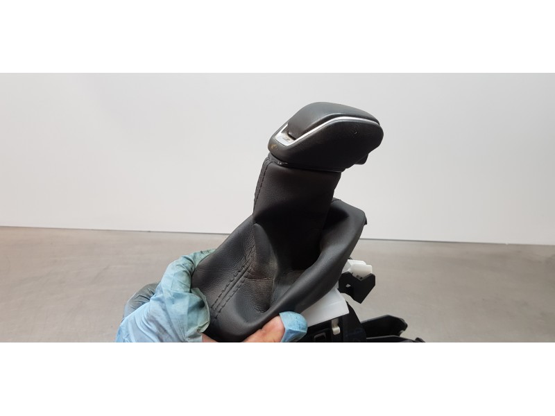 Recambio de palanca cambio para toyota rav4 hybrid 4x2 advance referencia OEM IAM 3356012650  