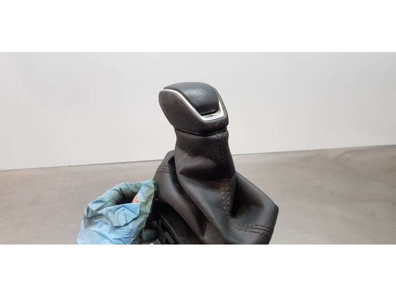 Recambio de palanca cambio para toyota rav4 hybrid 4x2 advance referencia OEM IAM 3356012650  