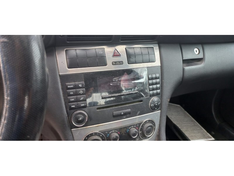 mercedes clase c (w203) berlina del año 2004