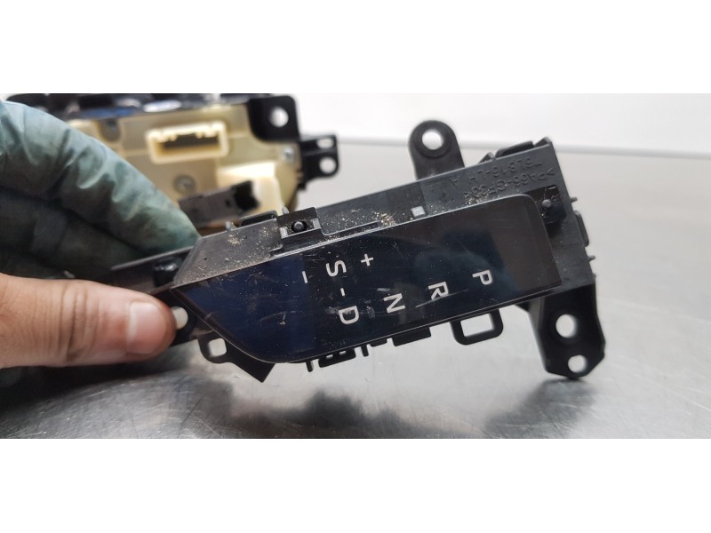 Recambio de palanca freno de mano para toyota rav4 hybrid 4x2 advance referencia OEM IAM 8401042252  