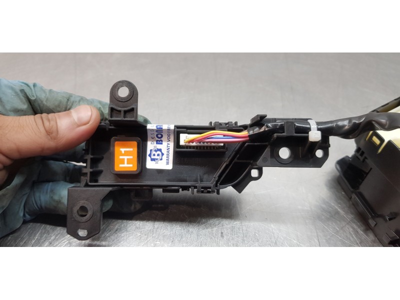 Recambio de palanca freno de mano para toyota rav4 hybrid 4x2 advance referencia OEM IAM 8401042252  