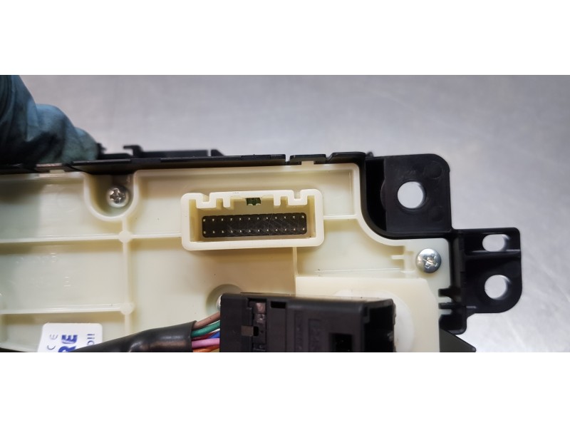 Recambio de palanca freno de mano para toyota rav4 hybrid 4x2 advance referencia OEM IAM 8401042252  