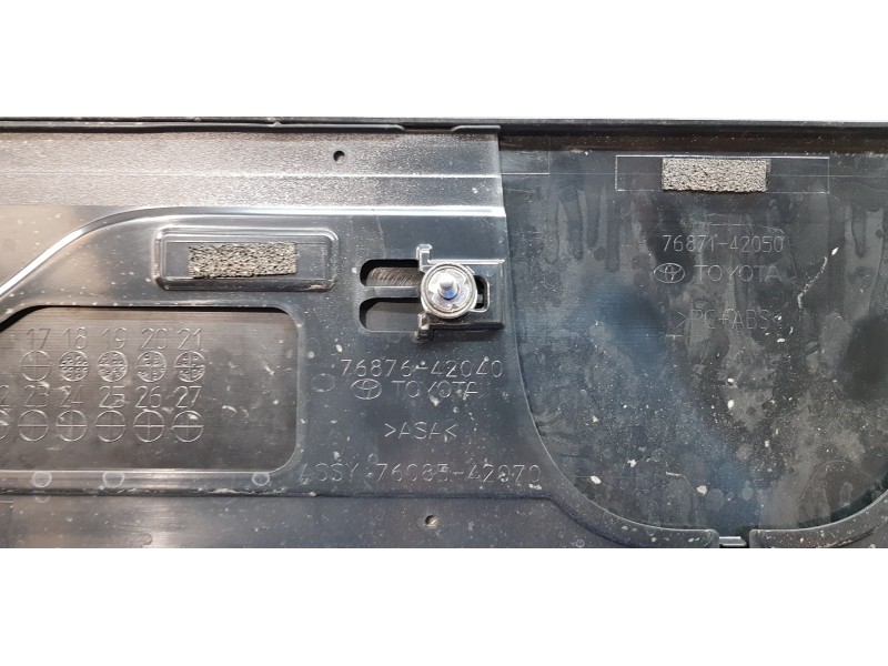 Recambio de aleron trasero para toyota rav 4 plug-in hybrid advance referencia OEM IAM 7608542908  