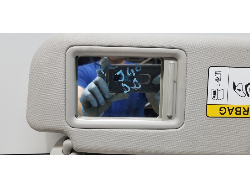 Recambio de parasol derecho para toyota rav4 hybrid 4x2 advance referencia OEM IAM 7431042681B0  