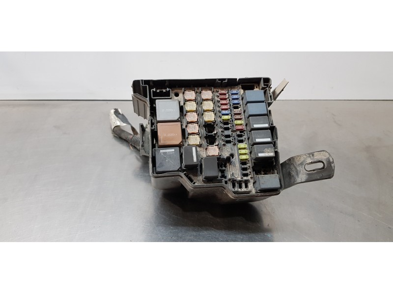 Recambio de caja reles / fusibles para ford fiesta (cb1) ambiente referencia OEM IAM 8V5114B144BA   Recambio de caja reles / fusibles para ford fiesta (cb1) ambiente referencia OEM IAM 8V5114B144BA