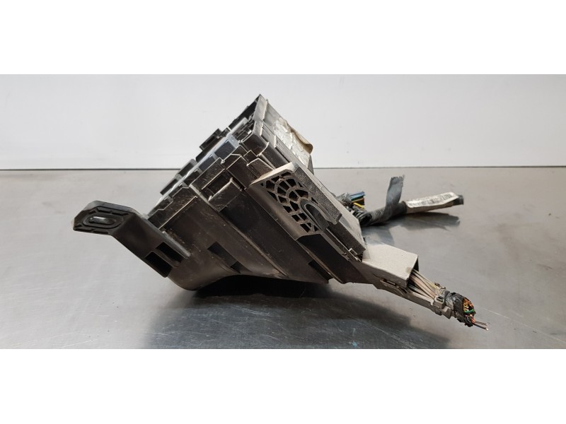 Recambio de caja reles / fusibles para ford fiesta (cb1) ambiente referencia OEM IAM 8V5114B144BA   Recambio de caja reles / fusibles para ford fiesta (cb1) ambiente referencia OEM IAM 8V5114B144BA