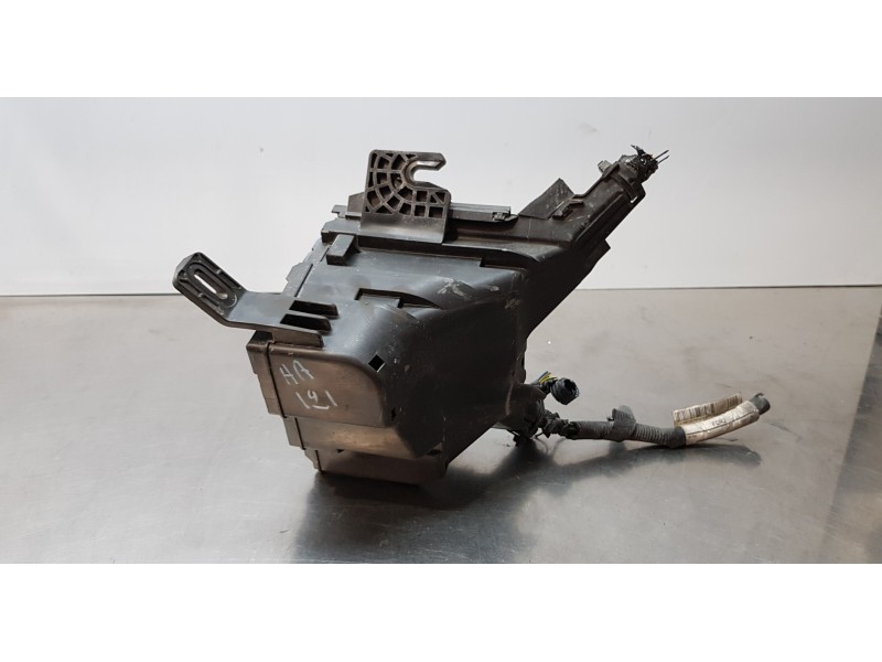 Recambio de caja reles / fusibles para ford fiesta (cb1) ambiente referencia OEM IAM 8V5114B144BA   Recambio de caja reles / fusibles para ford fiesta (cb1) ambiente referencia OEM IAM 8V5114B144BA