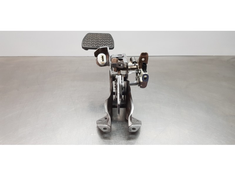Recambio de pedal freno para toyota rav4 hybrid 4x2 advance referencia OEM IAM 4711042430 8951047040 