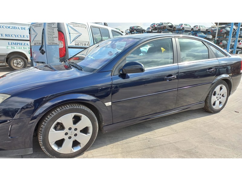 opel vectra c berlina del año 2004
