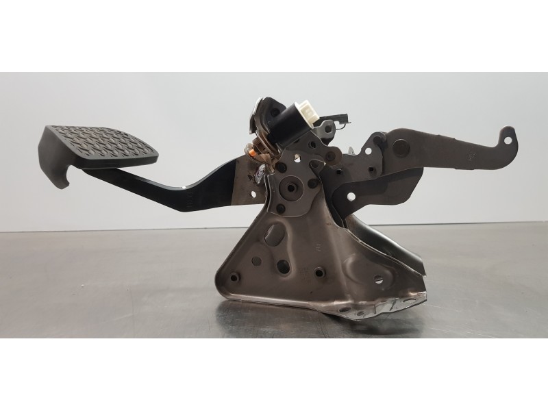 Recambio de pedal freno para toyota rav4 hybrid 4x2 advance referencia OEM IAM 4711042430 8951047040 