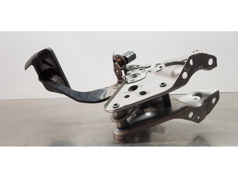 Recambio de pedal freno para toyota rav4 hybrid 4x2 advance referencia OEM IAM 4711042430 8951047040 