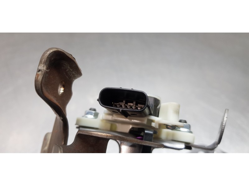 Recambio de pedal freno para toyota rav4 hybrid 4x2 advance referencia OEM IAM 4711042430 8951047040 