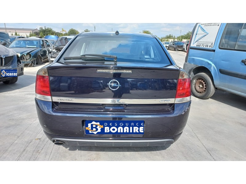 opel vectra c berlina del año 2004