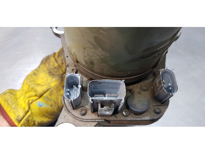 Recambio de bomba direccion para ford focus berlina (cap) ambiente (d) referencia OEM IAM 4M513K514BF  